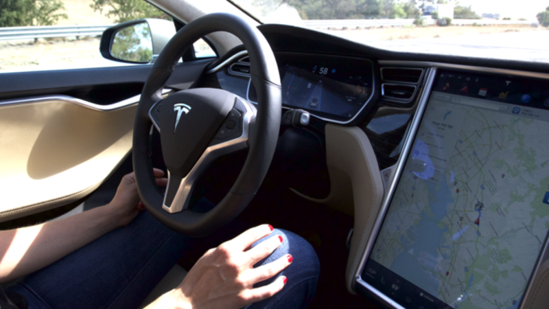 Tesla, California chiede bando del nome &ldquo;AutoPilot&rdquo;