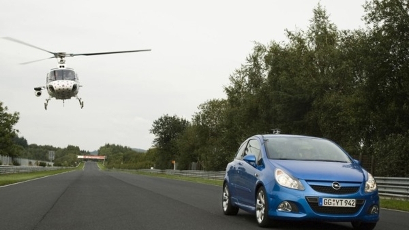 Corsa Opel Performance Center: nuovo record al Ring