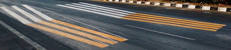 Una delle varianti proposte in India per strisce più visibili