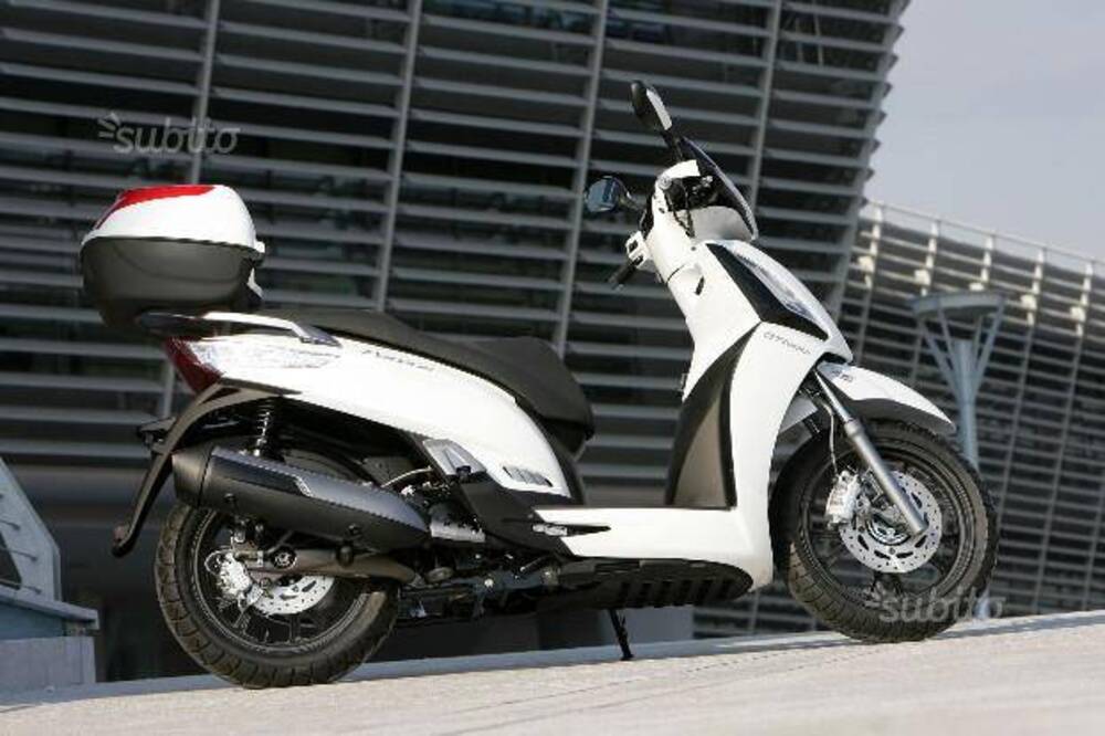 Kymco People 300i GT ABS (2010 - 17) (2)