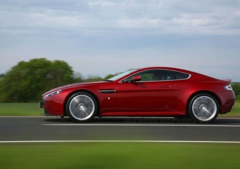 Aston Martin V12 Vantage