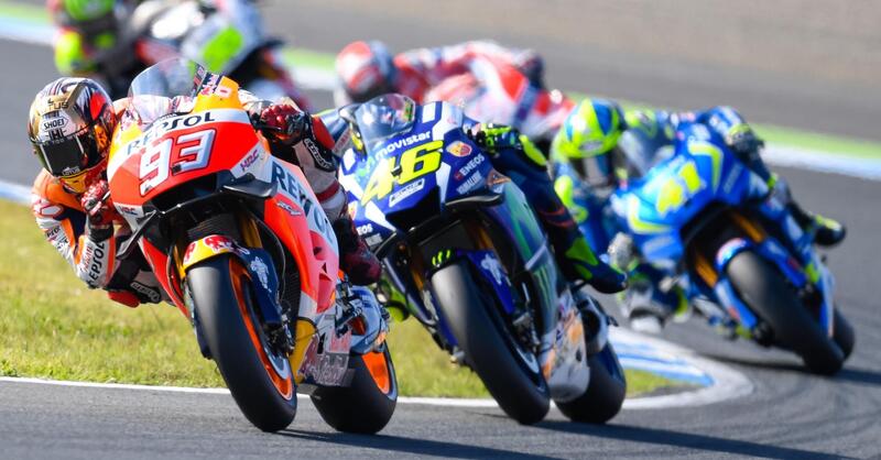 MotoGP. M&aacute;rquez batte Rossi non solo in pista