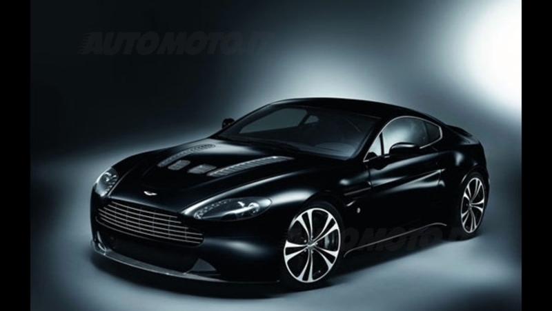 Aston Martin V12 Vantage e DBS Carbon Black