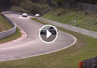 Nürburgring: Renault Megane Coupé RS in drift spettacolare [Video]