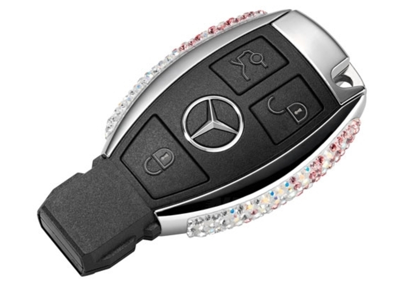 Mercedes: ecco la chiave Swarovski