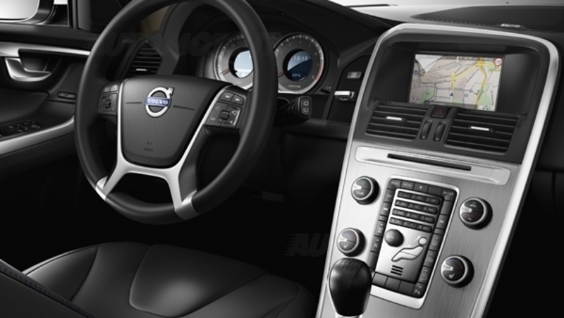 Volvo XC60: disponibile il Pedestrian Detection