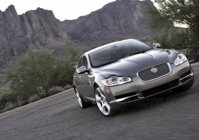 Jaguar XF: in arrivo il 4 cilindri diesel da 190 CV