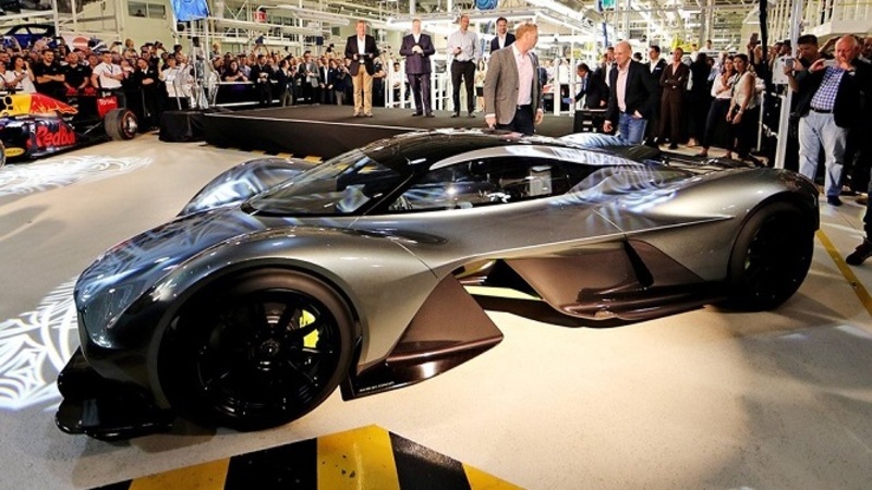 Aston Martin AM-RB 001: da 0 a 322 km/h e stop in meno di 15 secondi!