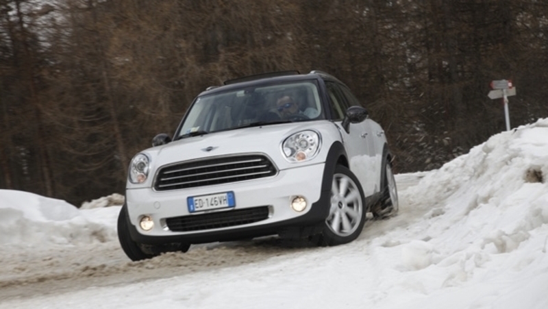 Su ghiaccio e neve con la Mini Countryman All4