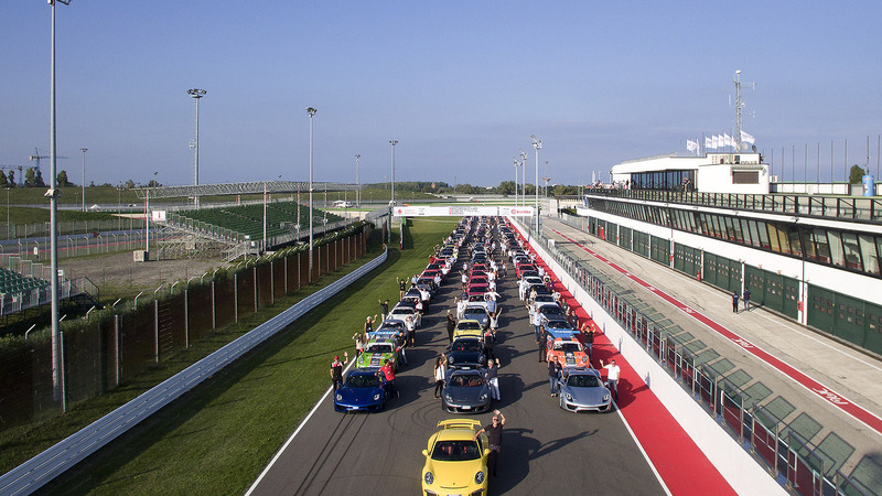 Porsche Festival: un weekend di divertimento per tanti appassionati sul circuito di Misano Adriatico [Video]