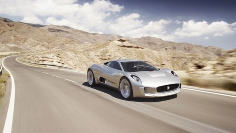 Jaguar C-X75: via libera del giaguaro