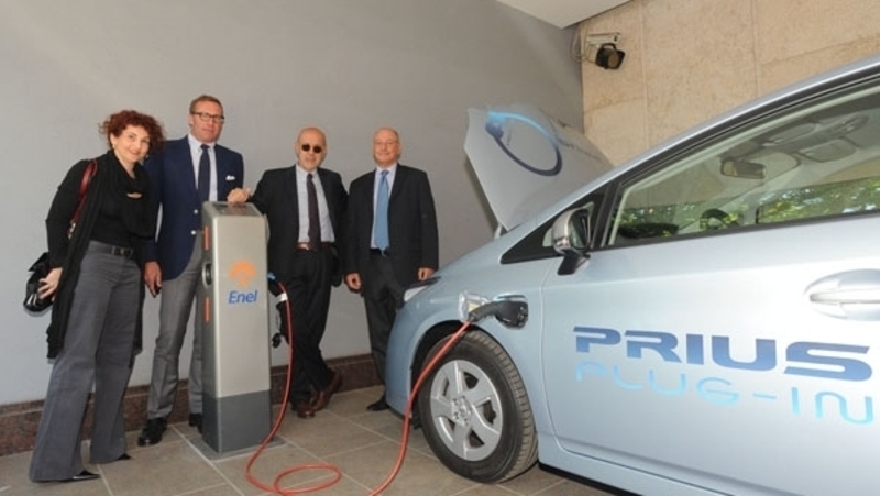 Consegnata all&#039;ENEL una Toyota Prius Hybrid Plug-In