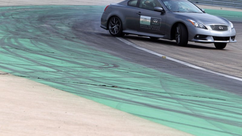 Vettel sulla Infiniti G37 Coup&egrave; IPL in Canada