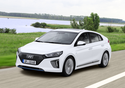 Hyundai Ioniq Hybrid 2016 [Video Primo Test]