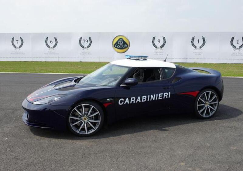 Due Lotus Evora S per i Carabinieri