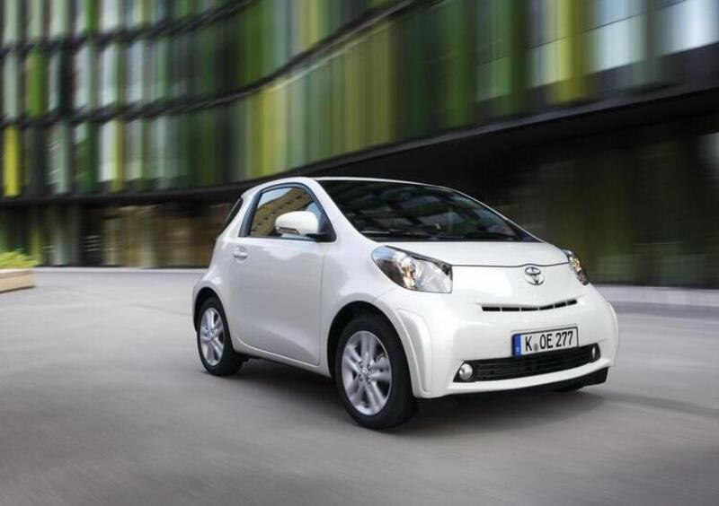 Toyota iQ: debutta negli USA con marchio Scion