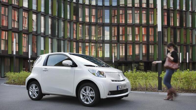 Toyota iQ: debutta negli USA con marchio Scion