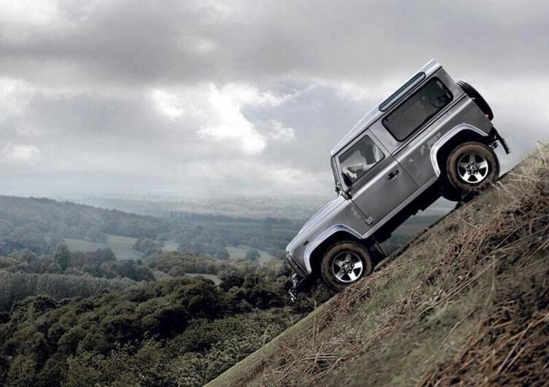 Land Rover Defender M.Y. 2012: nuovo motore 2.2 diesel