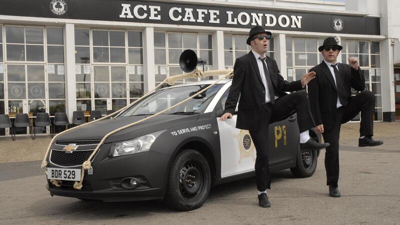 Chevrolet: una Cruze dedicata ai Blues Brothers per il centenario del brand