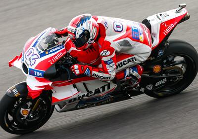 MotoGP. Dovizioso in pole a Sepang. Rossi 2°