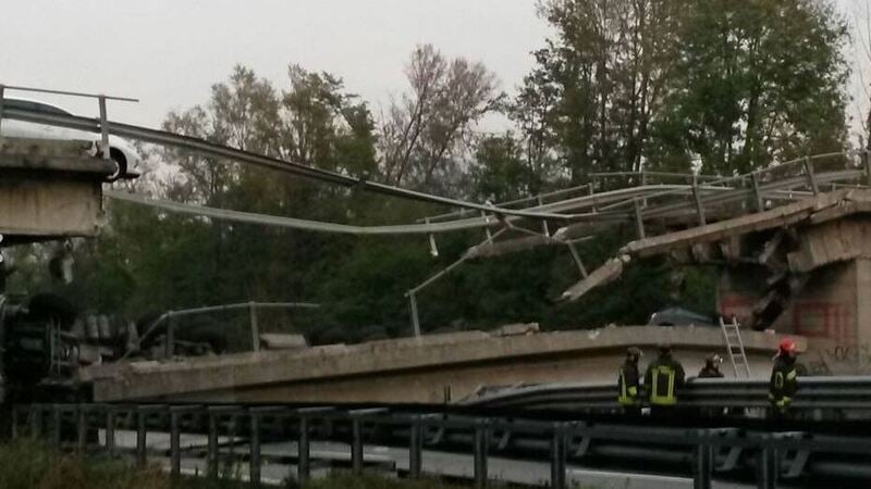 Crolla cavalcavia in Brianza: un morto, quattro feriti