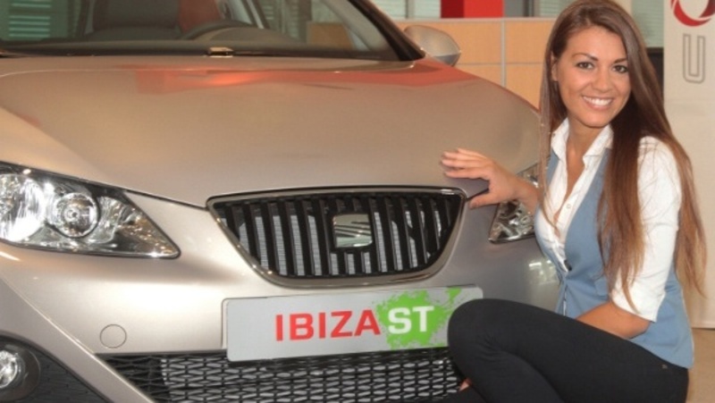 Seat: consegnata una Ibiza a DJ Ylenia