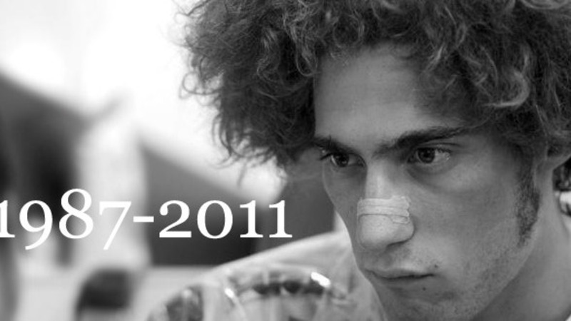 Marco Simoncelli &egrave; morto