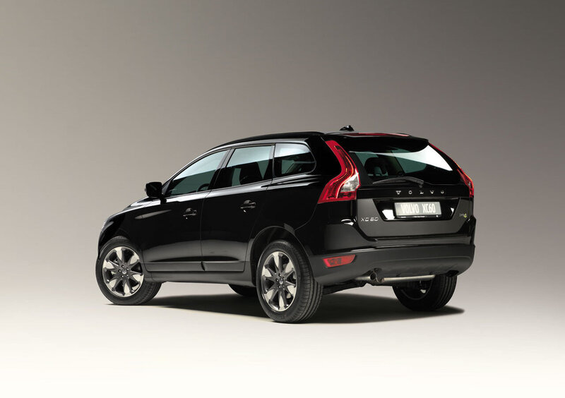 Volvo: XC60 Limited Edition e colorazioni opache