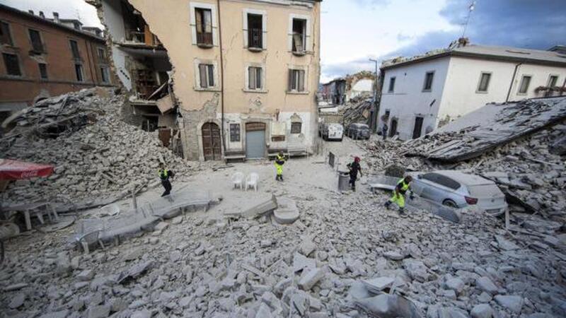 Terremoto: cosa fare se ci coglie mentre siamo alla guida