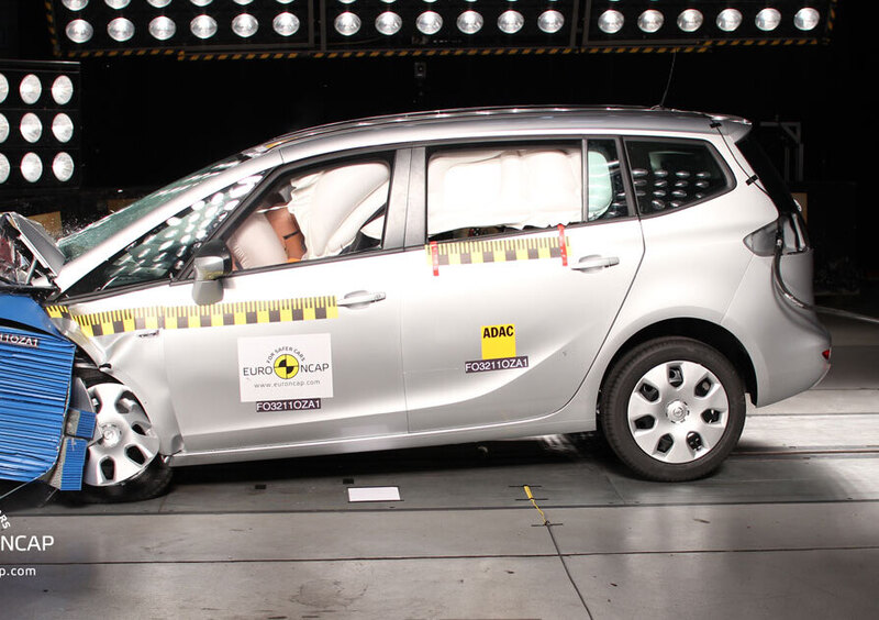 Opel: 5 stelle Euro Ncap per Zafira Tourer e Astra GTC