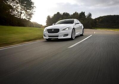 Jaguar XJ: nuovi pacchetti sportivi Sport Pack e Speed Pack