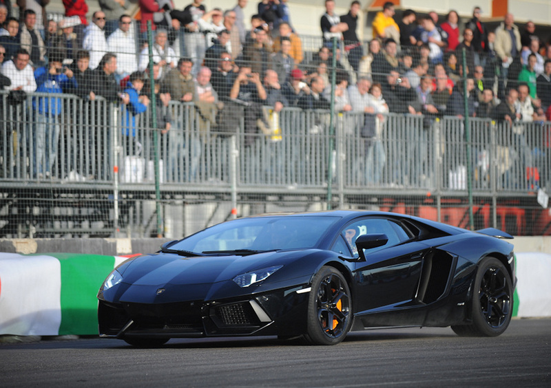 Lamborghini Aventador: nata per le corse