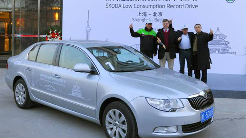 Skoda Superb: da Shanghai a Pechino con meno di un pieno