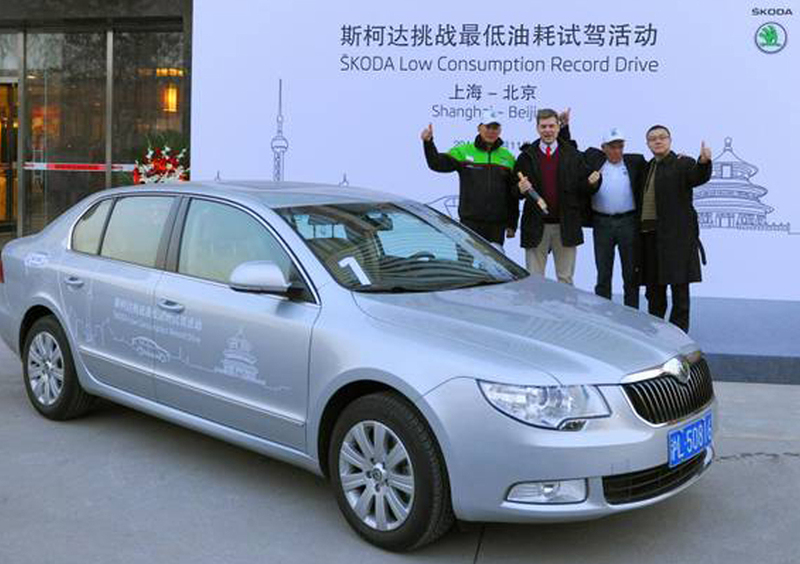 Skoda Superb: da Shanghai a Pechino con meno di un pieno