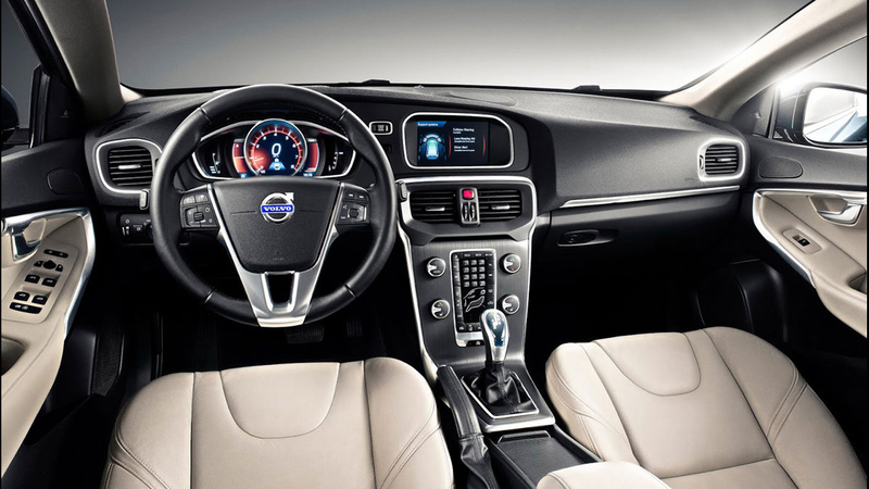 Volvo V40: svelati anche gli interni