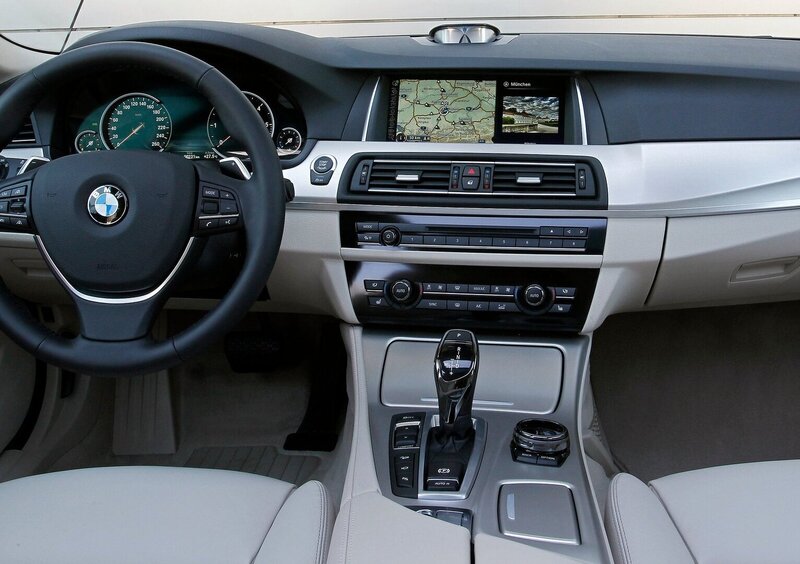 BMW Serie 5 Touring (2010-17) (4)