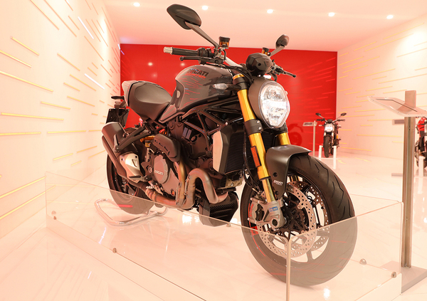 Ducati Monster 1200 2017 ad EICMA 2016: foto e dati
