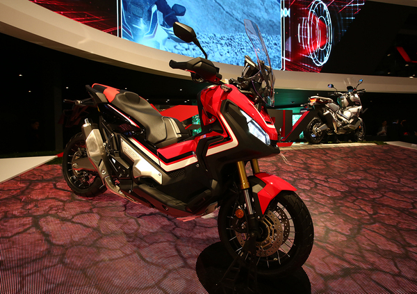 Honda X-ADV a EICMA 2016: foto e dati