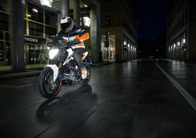 KTM 250 Duke 250 Duke ABS (2017) (4)