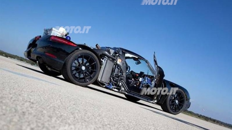 Porsche 918 Spyder: sorpreso il prototipo a Nard&ograve;