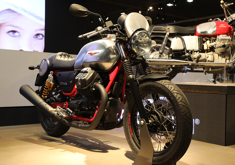 Moto Guzzi V7 V7 III Racer (2017 - 20) (3)