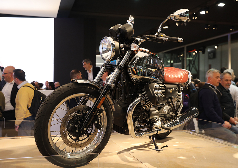 Moto Guzzi V7 V7 III Anniversario (2017 - 18) (5)