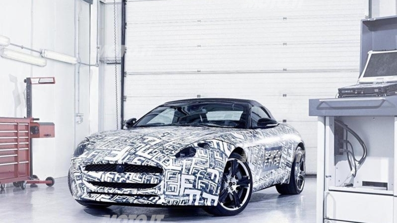 Jaguar F-TYPE: il prototipo a New York