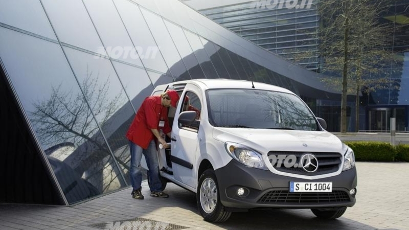 Mercedes-Benz Citan: le prime immagini ufficiali