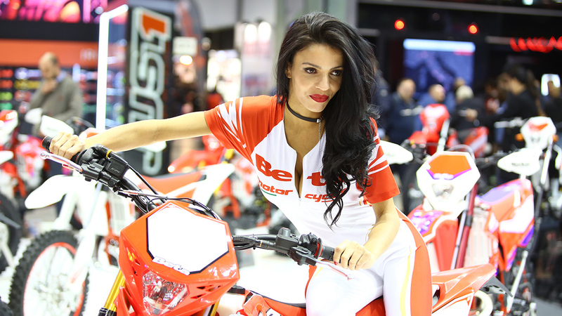 EICMA 2016: le ragazze pi&ugrave; belle del Salone