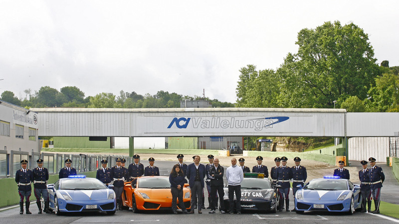 Lamborghini: a Vallelunga un corso di guida per la Polizia Stradale