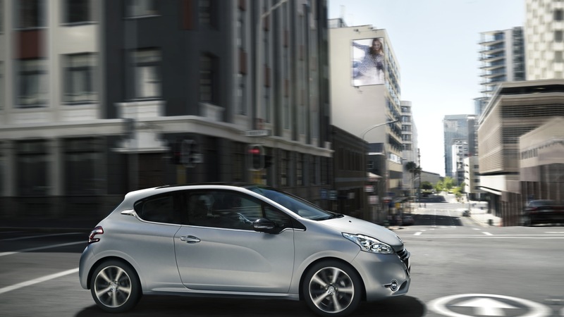 Peugeot 208: ora anche per i neopatentati