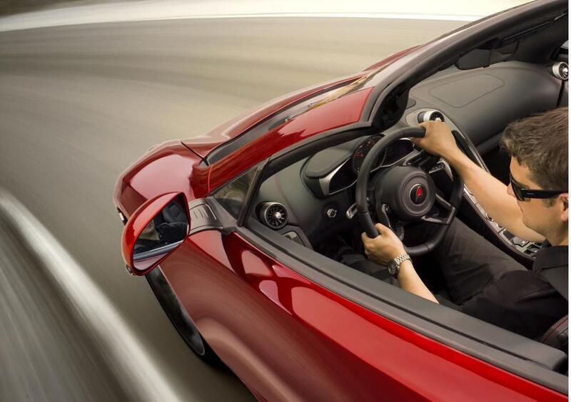 McLaren MP4-12C Spider: primo teaser