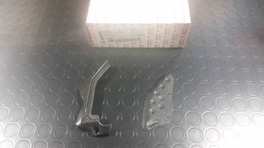 Cp pignone+piastra paracoppa carbonio Ducati