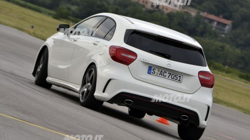 Merceds-Benz Classe A in tour sulle spiagge italiane